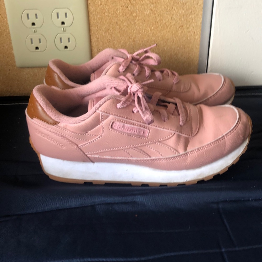 Pink women’s Reebok’s